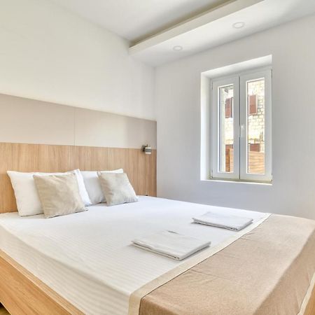 Symphony Apartments Street View Petrovac Екстериор снимка