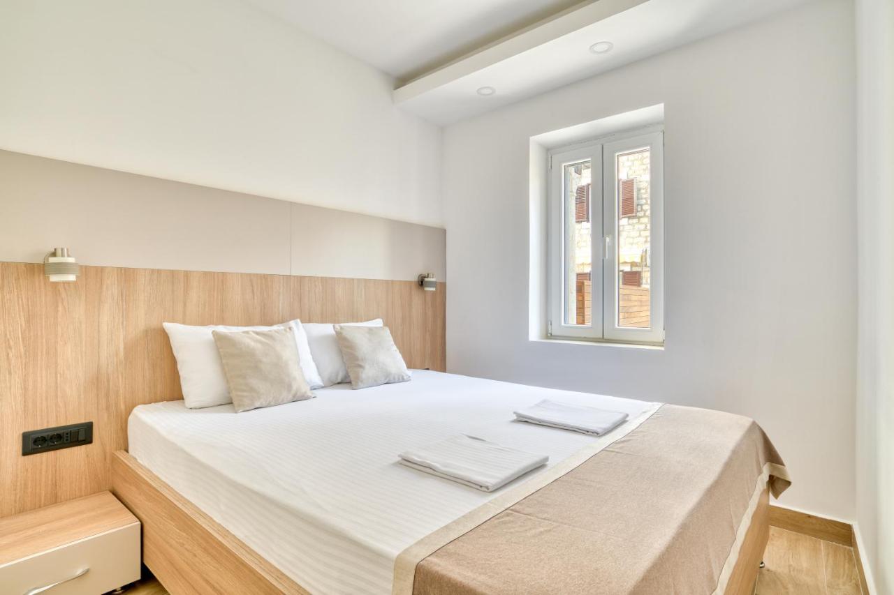 Symphony Apartments Street View Petrovac Екстериор снимка